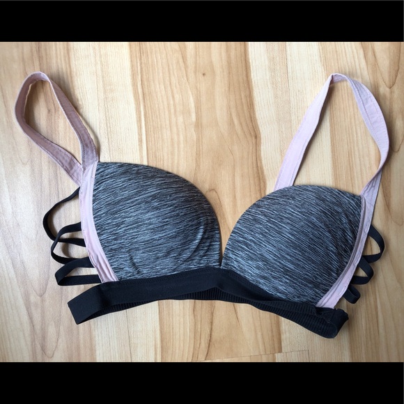 3/$30 ✨ La Senza Sports Bra - Picture 3 of 4